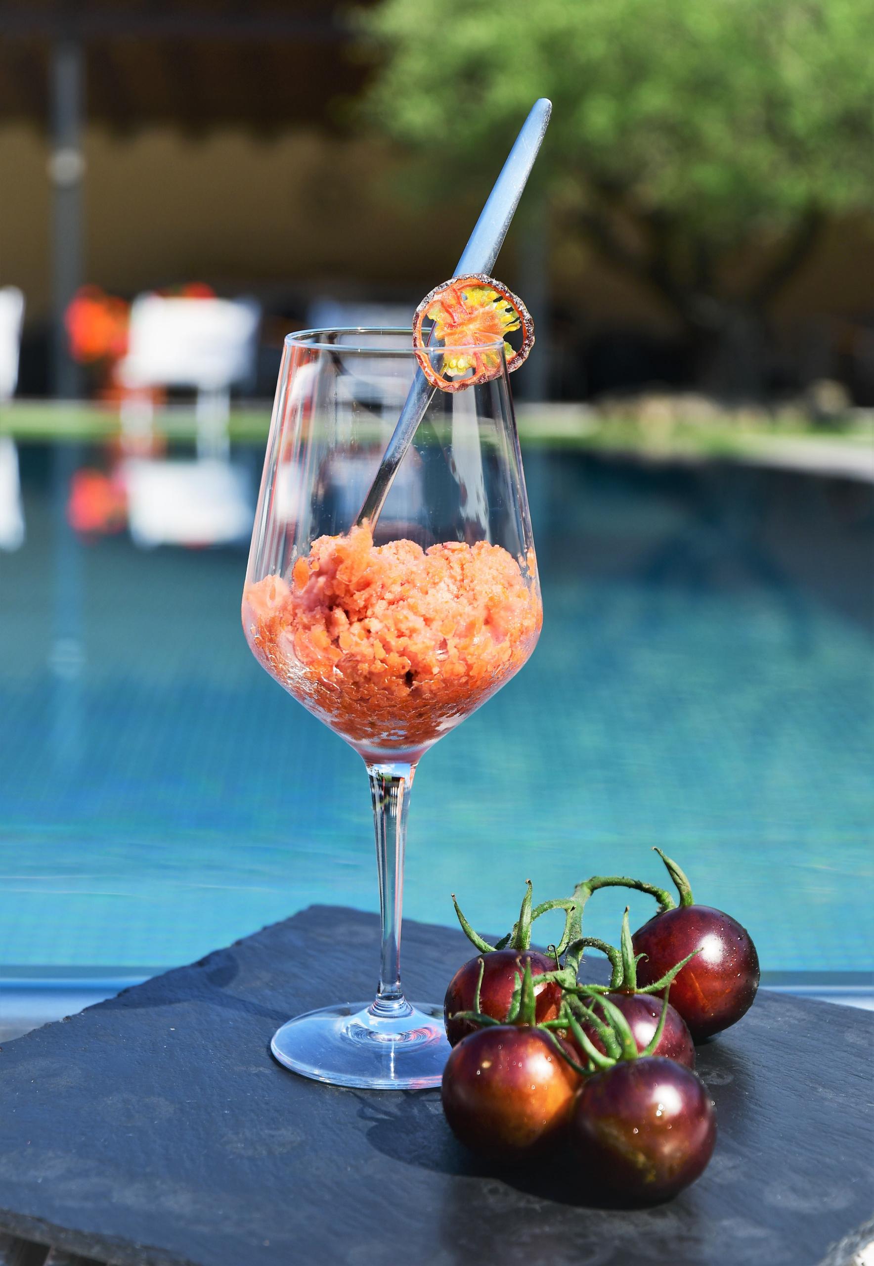 Cocktail f/4.0 1/800 ISO 199