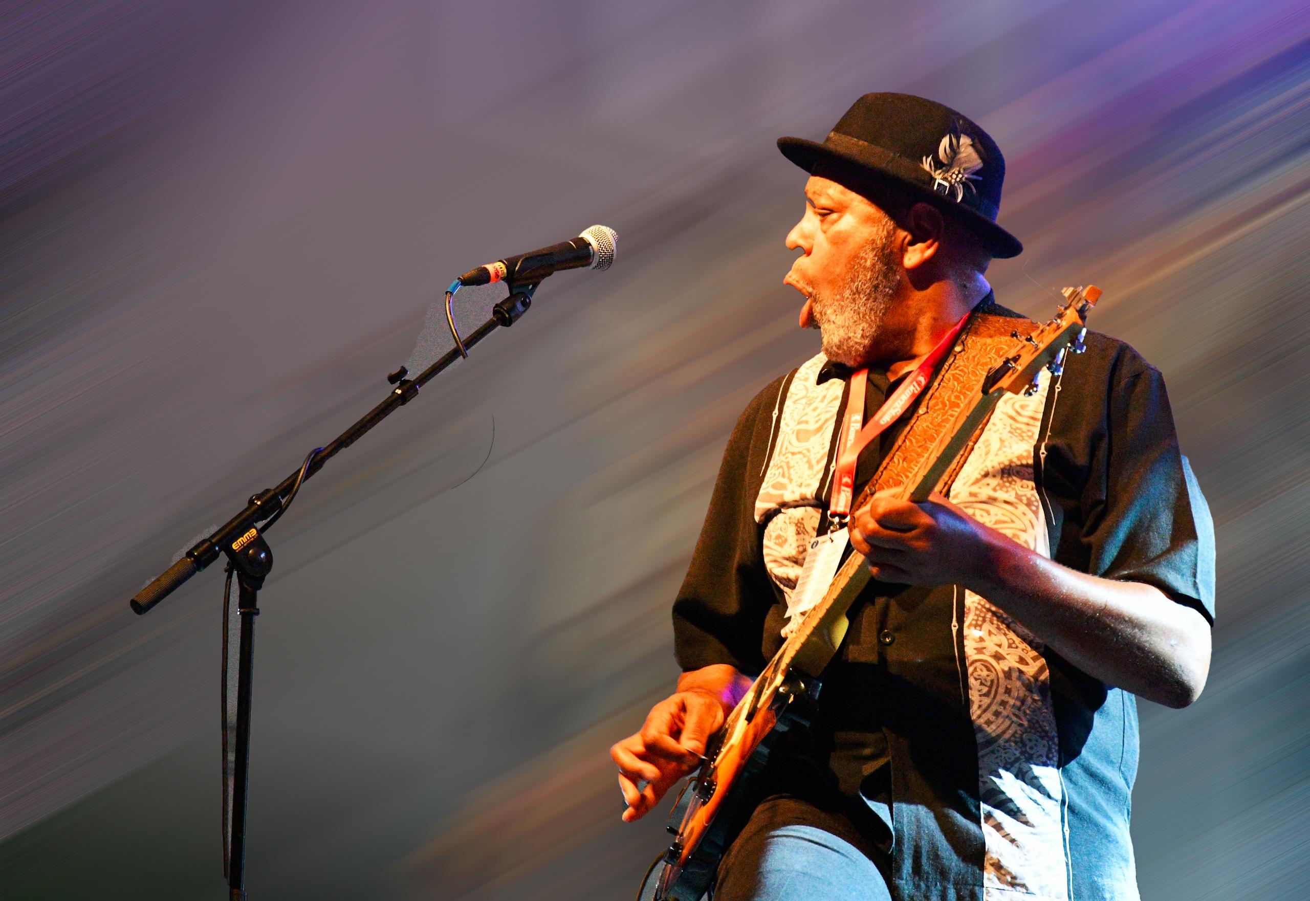 Guitariste f/4.0 1/160 ISO 8000